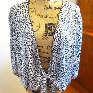 NWT! NY Invasion Womens Gray Animal Print Top, Front Tie, 3/4 Sleeve, Size 3X